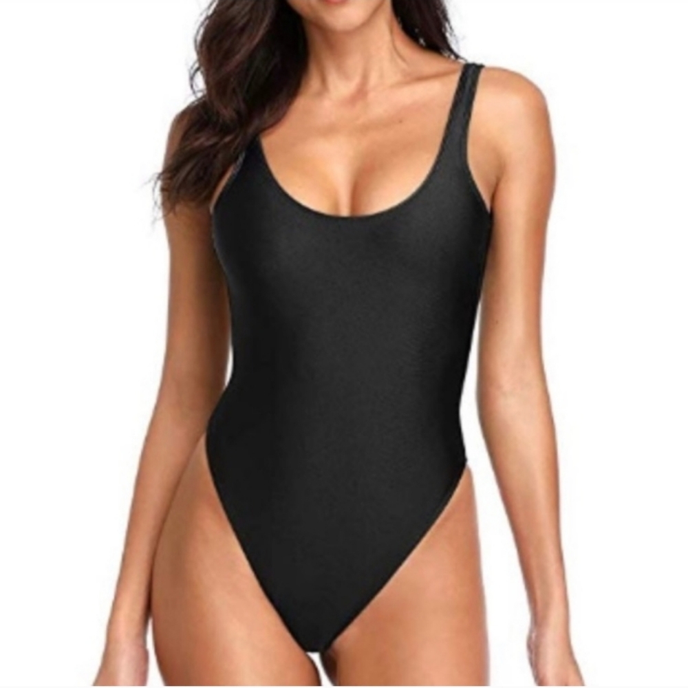 Dixperfect Solid Black One Piece Swim Size S